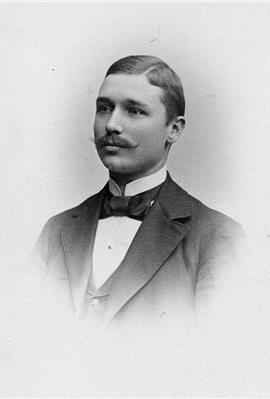 SBL äger inga bilder och kan därför ej erbjuda kopior
eller ge tillstånd till reproduktion. För mer information
om bilder, se under fliken "Om databasen"