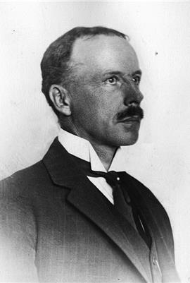 SBL äger inga bilder och kan därför ej erbjuda kopior
eller ge tillstånd till reproduktion. För mer information
om bilder, se under fliken "Om databasen"